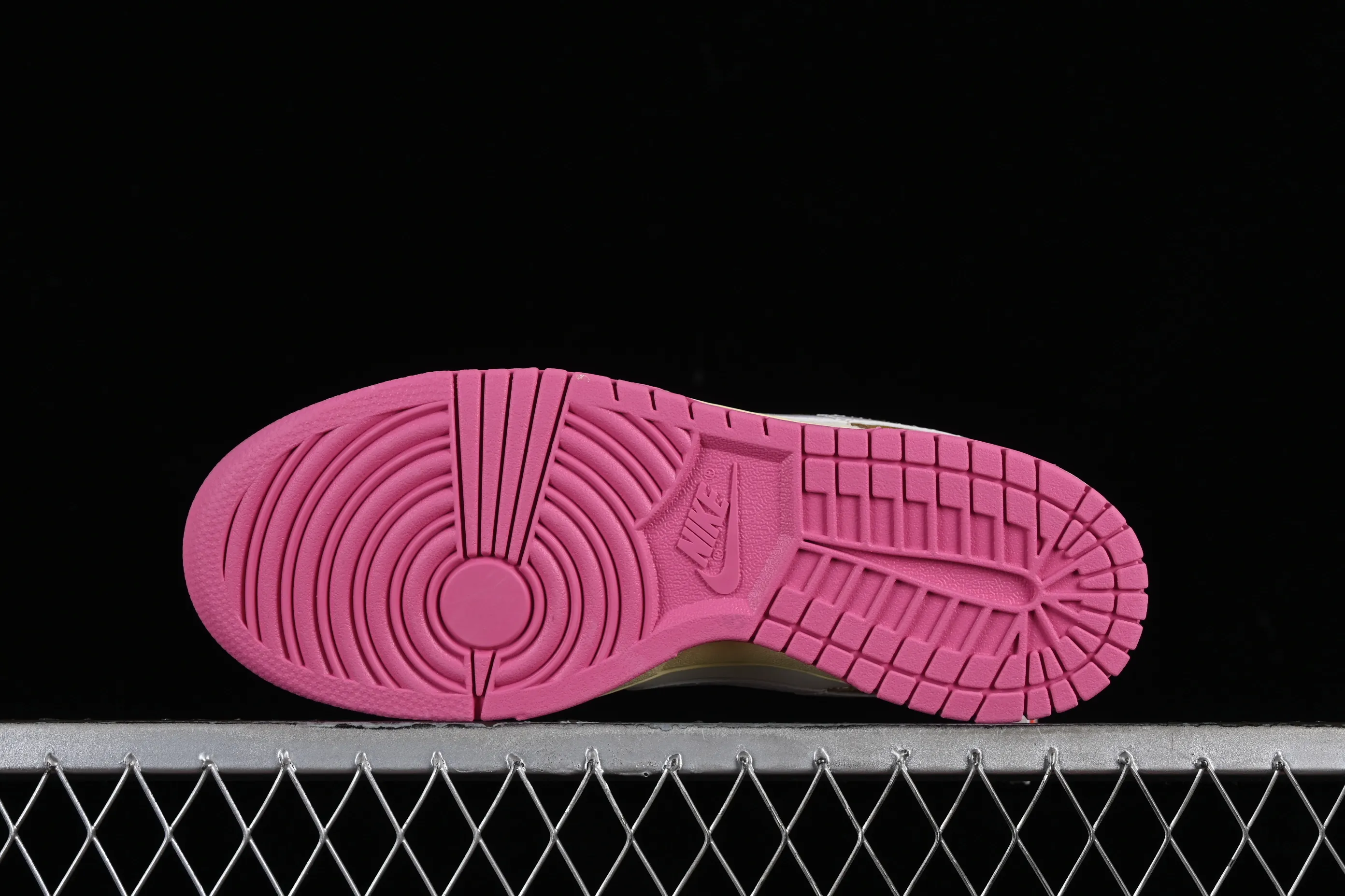 All categories Nk SB Dunk series Nk SB Dunk Low low-top sneakers Nk Dunk Low "Just Do It" pink SB low-top casual sneakers FD8683-700